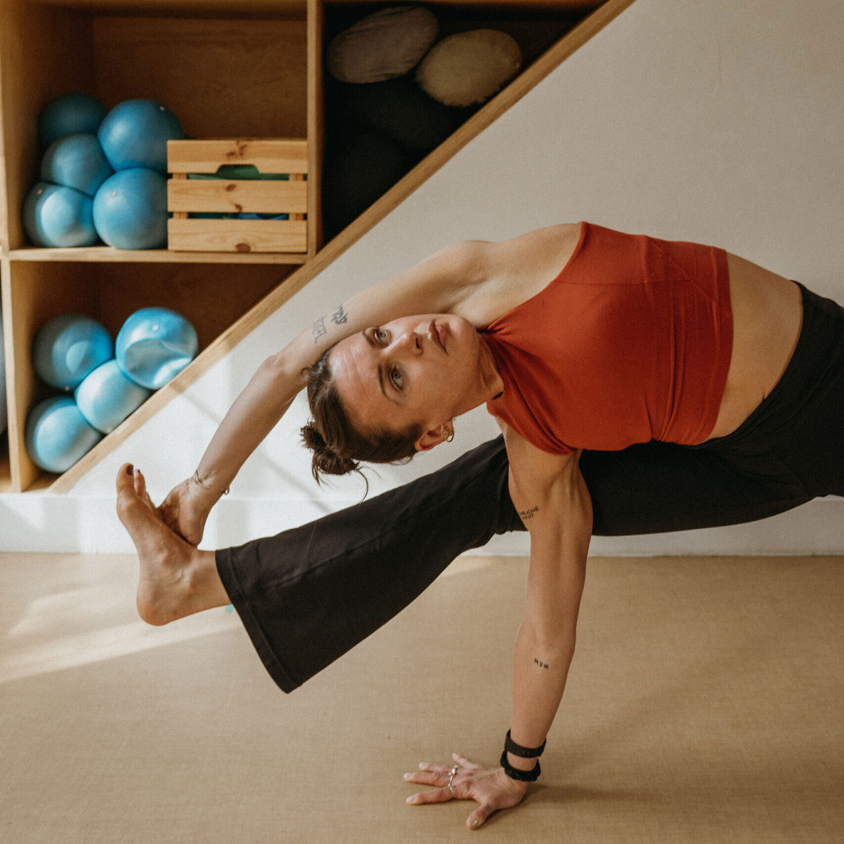 yoga to release gas and bloating｜TikTok Search